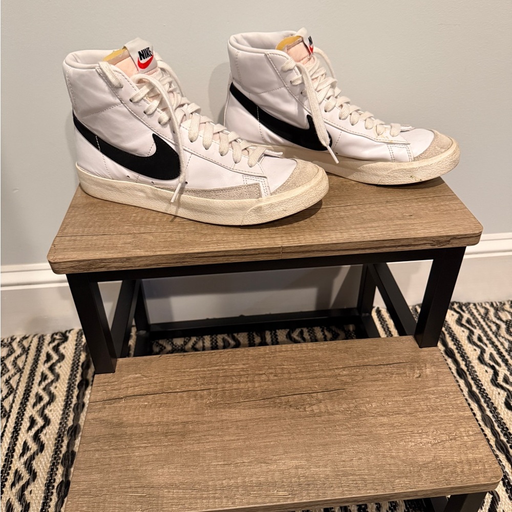 Nike White and Black High-Tops